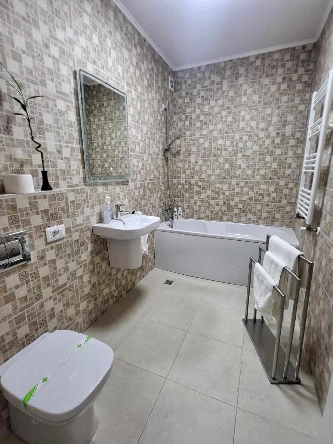 Sika Sunny Garden Apartment Arad Eksteriør bilde