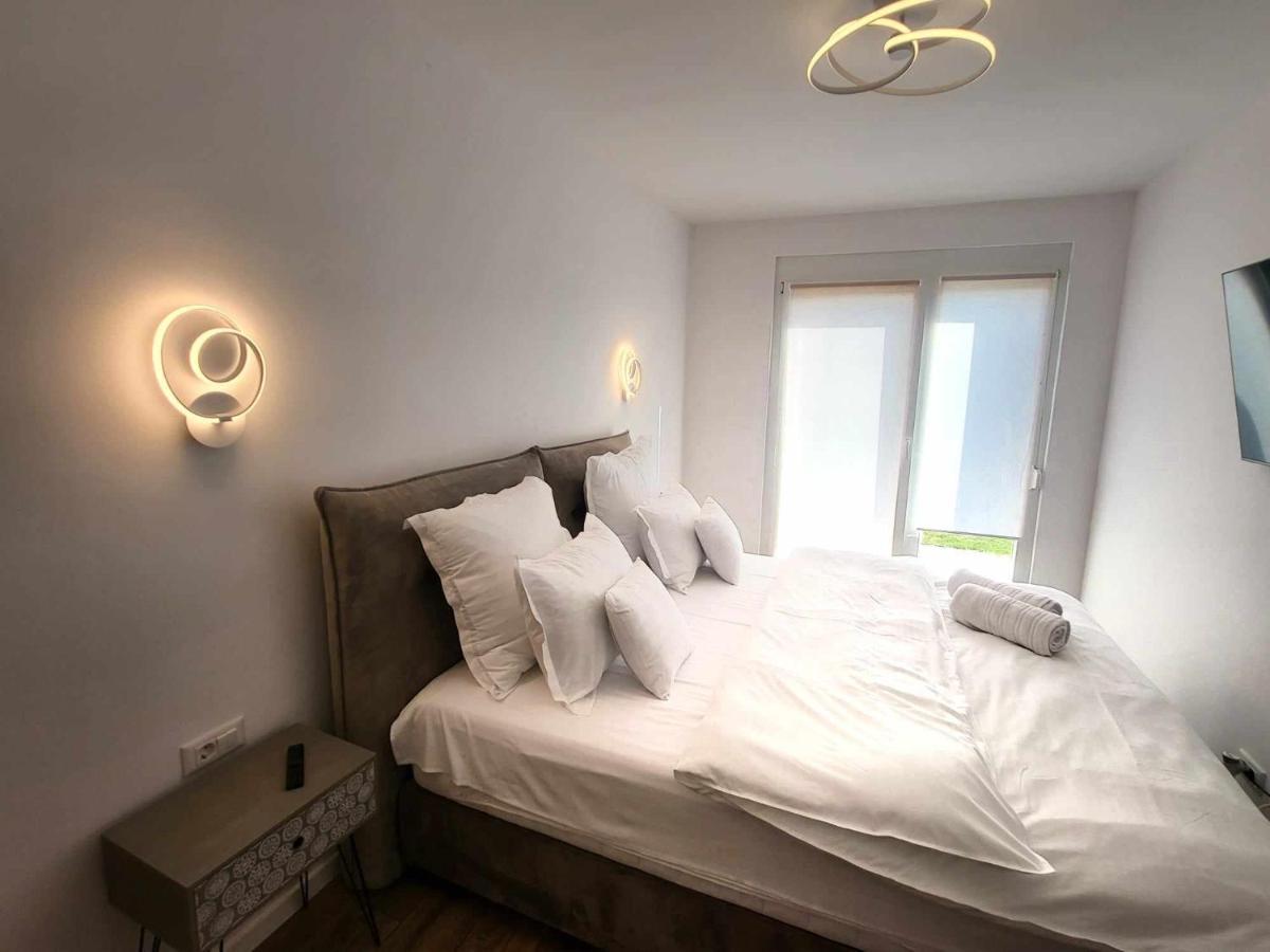 Sika Sunny Garden Apartment Arad Eksteriør bilde