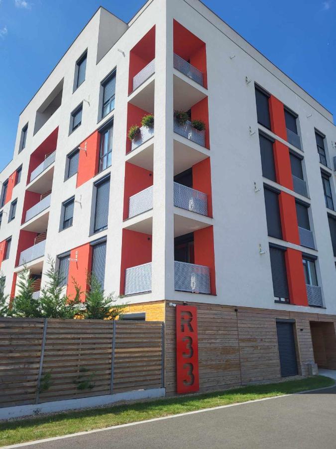 Sika Sunny Garden Apartment Arad Eksteriør bilde