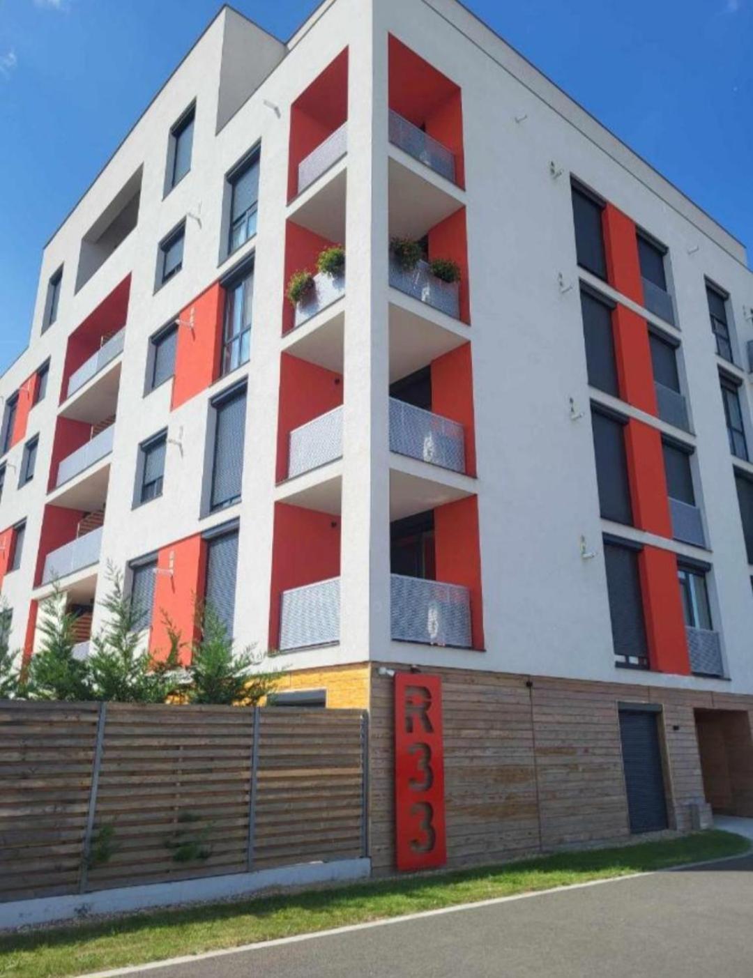 Sika Sunny Garden Apartment Arad Eksteriør bilde